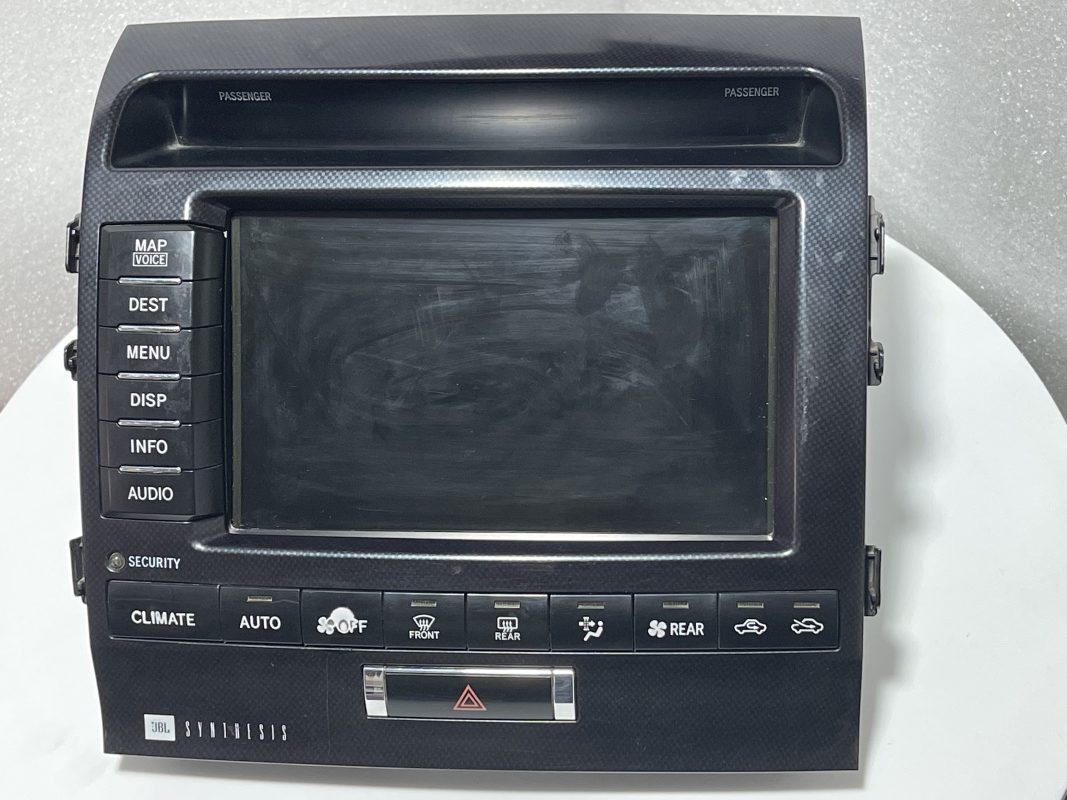 Land Cruiser VXR Original Screen